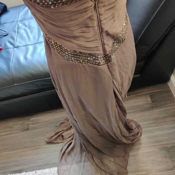 A.B.S gown - Picture 9 of 10